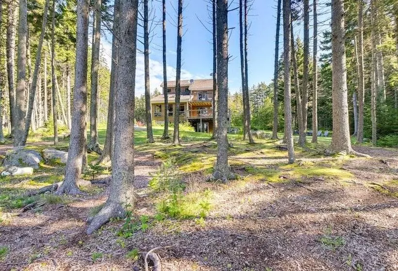 Waterfront Deer Isle Retreat W/ Fire Pit!