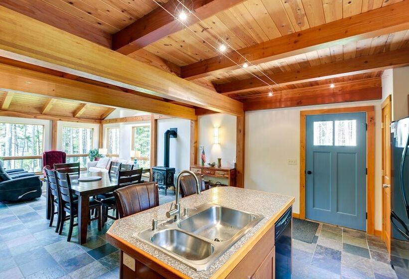 Waterfront Deer Isle Retreat W/ Fire Pit!