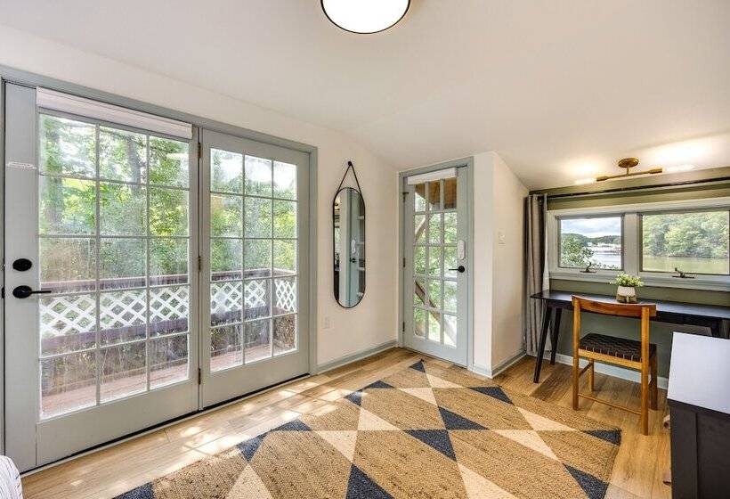 Waterfront Heathsville Cottage W/ Dock & Hot Tub!