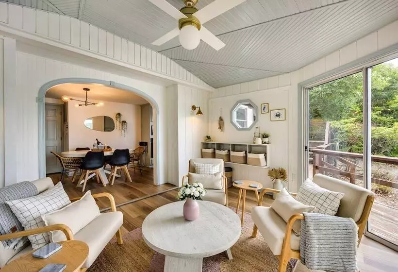 Waterfront Heathsville Cottage W/ Dock & Hot Tub!
