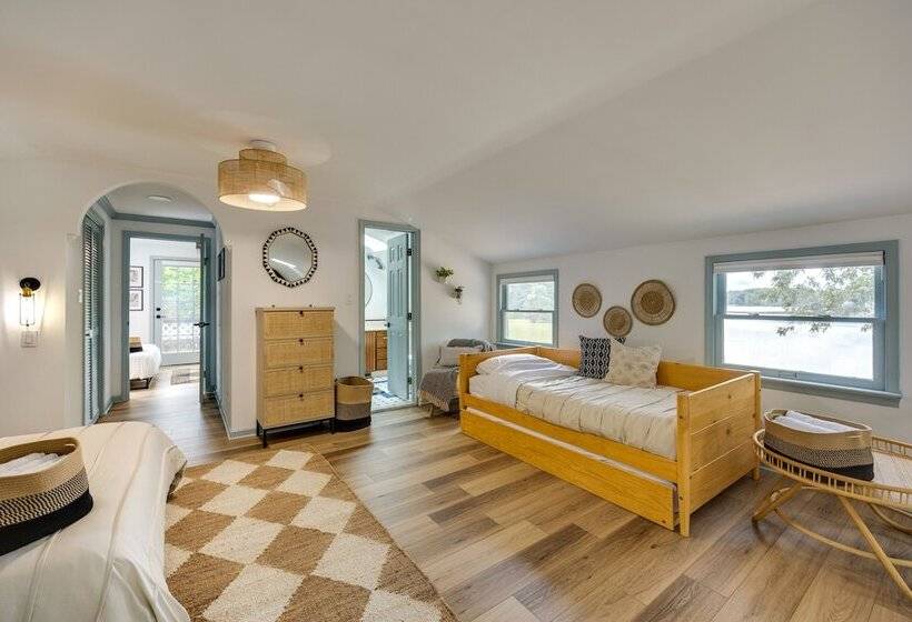 Waterfront Heathsville Cottage W/ Dock & Hot Tub!