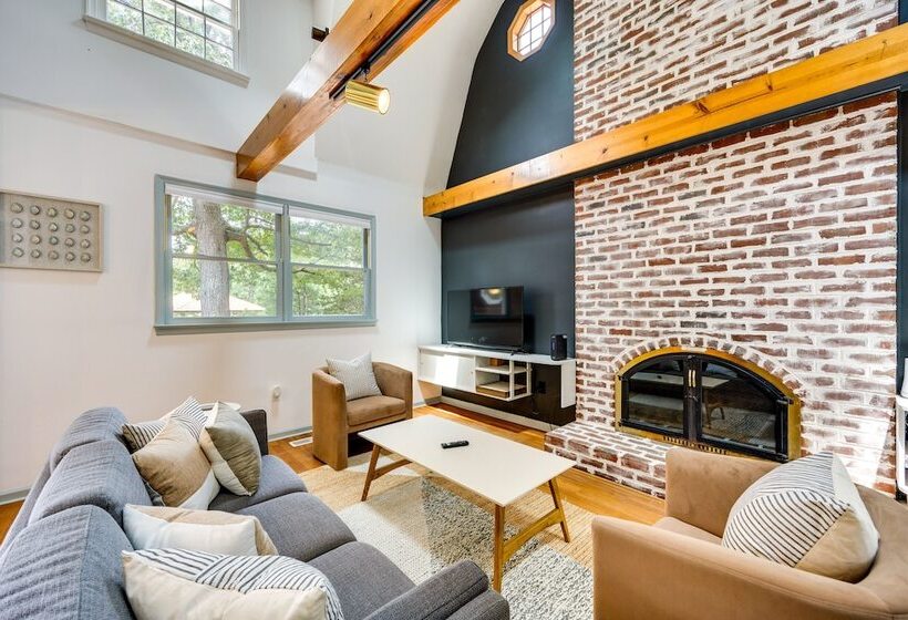 Waterfront Heathsville Cottage W/ Dock & Hot Tub!