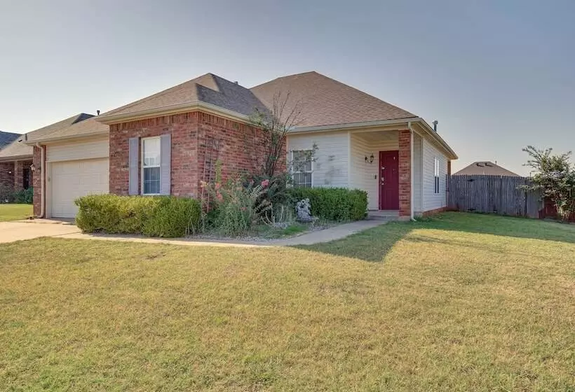 Pet Friendly Oklahoma City Retreat W/ Grill
