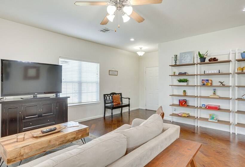 Pet Friendly Oklahoma City Retreat W/ Grill