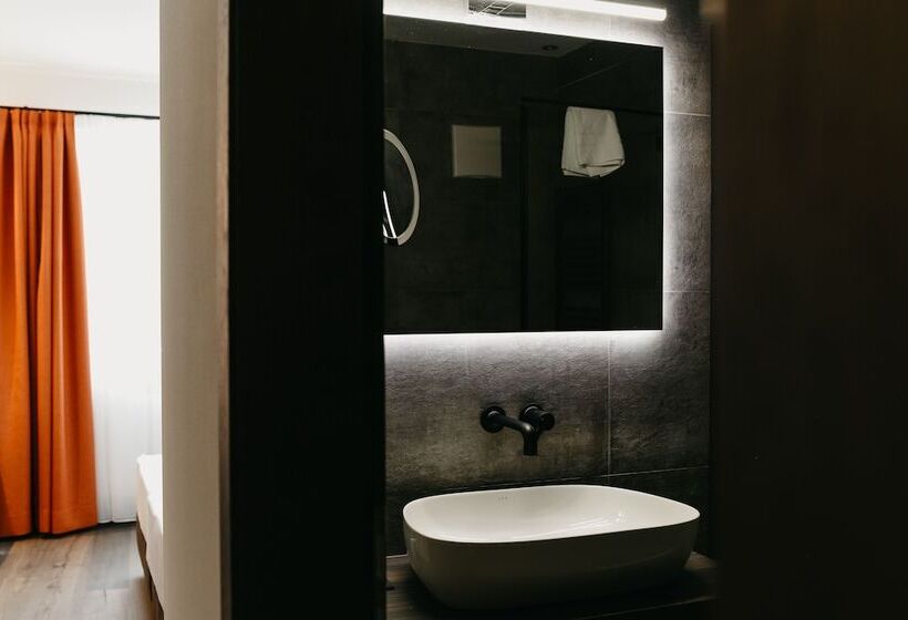 住宿加早餐  Nepomuk