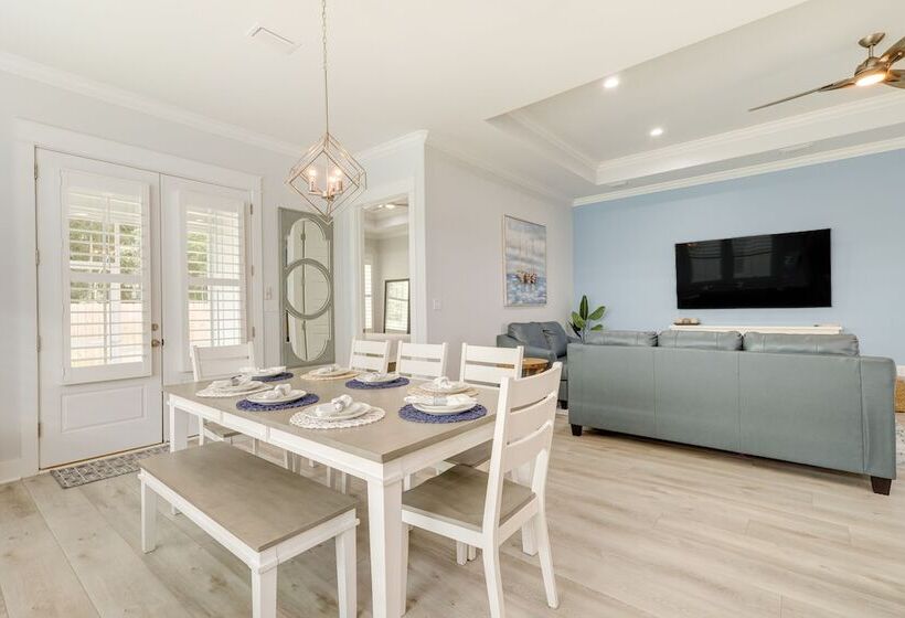 Bright Foley Home W/ Patio   7 Mi To Wharf & Beach