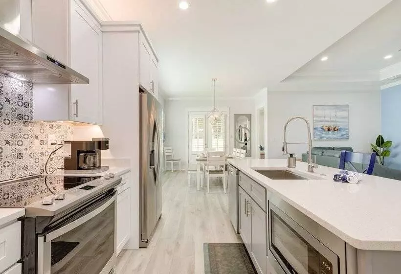 Bright Foley Home W/ Patio   7 Mi To Wharf & Beach