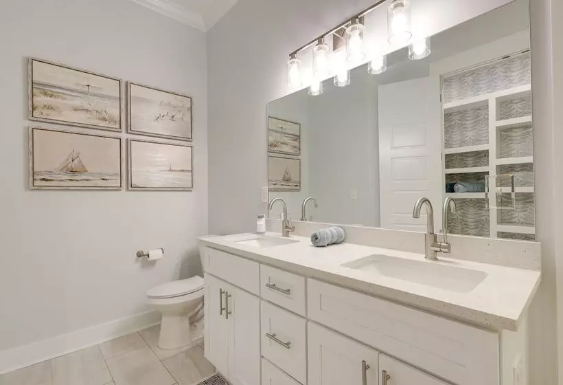 Bright Foley Home W/ Patio   7 Mi To Wharf & Beach