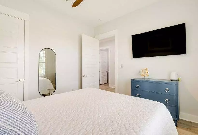 Bright Foley Home W/ Patio   7 Mi To Wharf & Beach