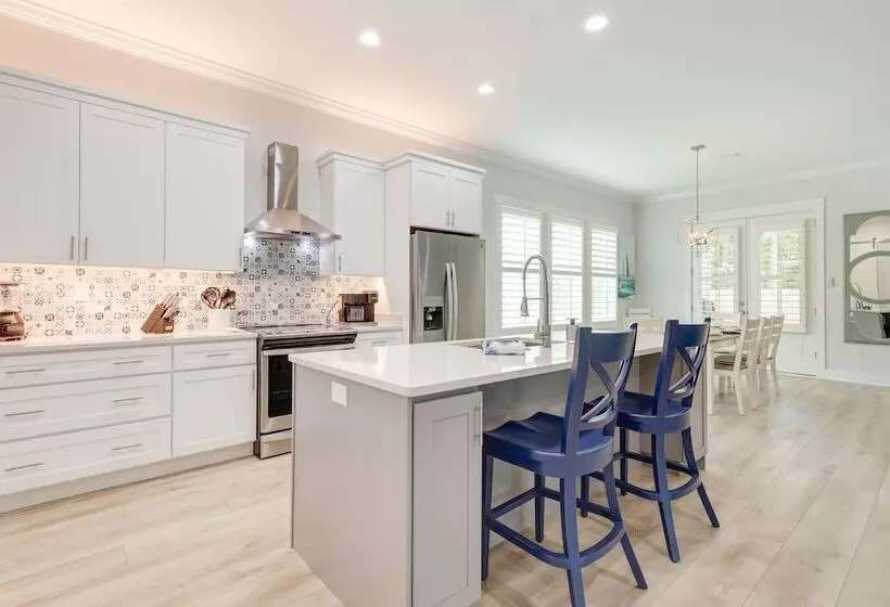 Bright Foley Home W/ Patio   7 Mi To Wharf & Beach