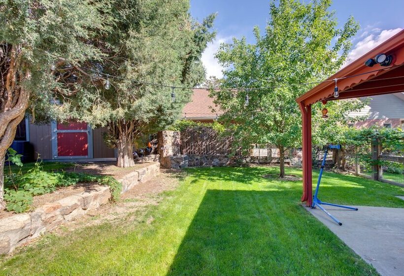 Bright Golden Home W/ Views   Walk To Downtown!