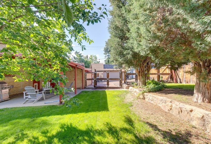 Bright Golden Home W/ Views   Walk To Downtown!