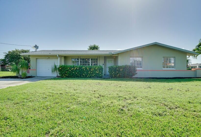 Dock & Screened Porch: Waterfront Cape Coral Home