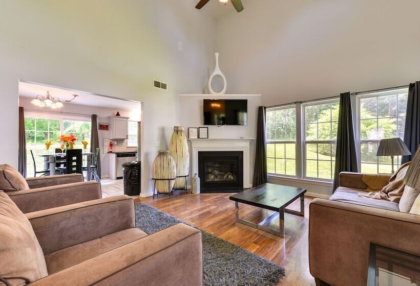 Charlotte Home ~ 9 Mi To Bank Of America Stadium!