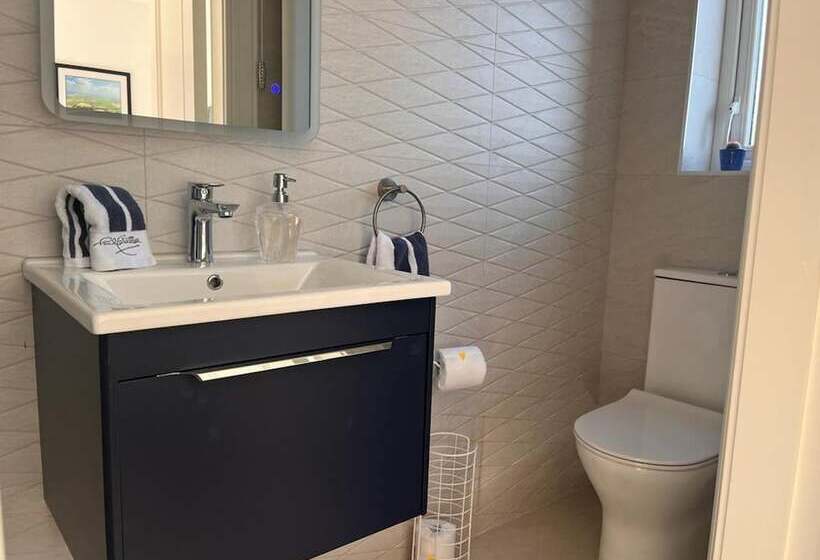 Magilligan   Cottage   Sleeps 6   Parking   Garden