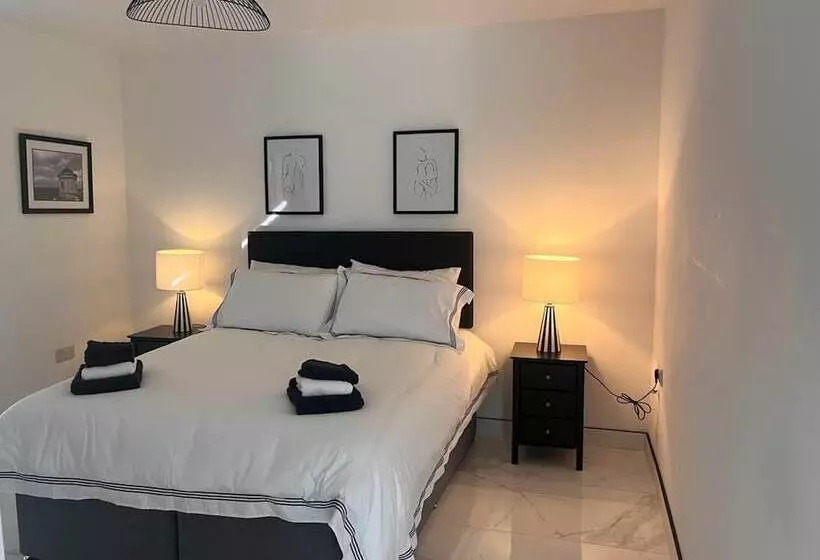 Magilligan   Cottage   Sleeps 6   Parking   Garden