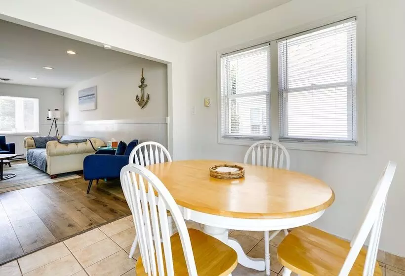 Charming Beach Haven West Home: 1 Mi To Beach!