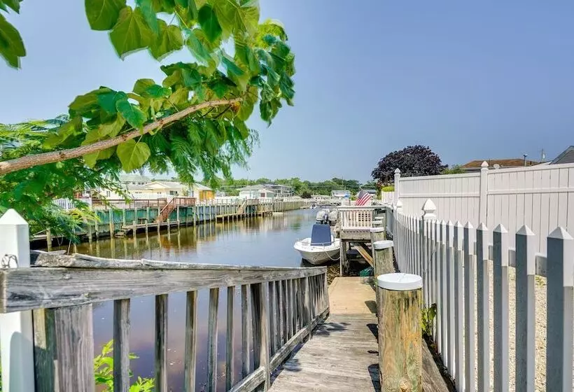 Charming Beach Haven West Home: 1 Mi To Beach!
