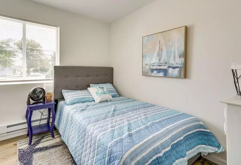 Charming Beach Haven West Home: 1 Mi To Beach!