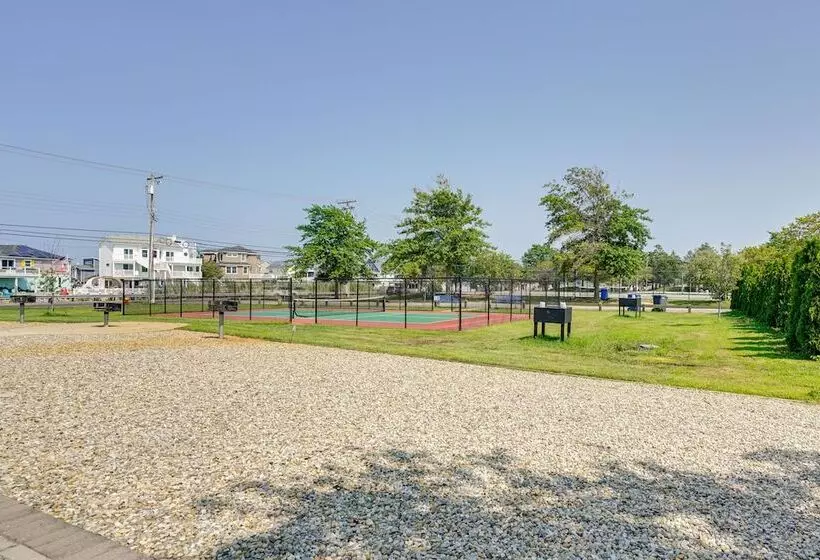 Charming Beach Haven West Home: 1 Mi To Beach!