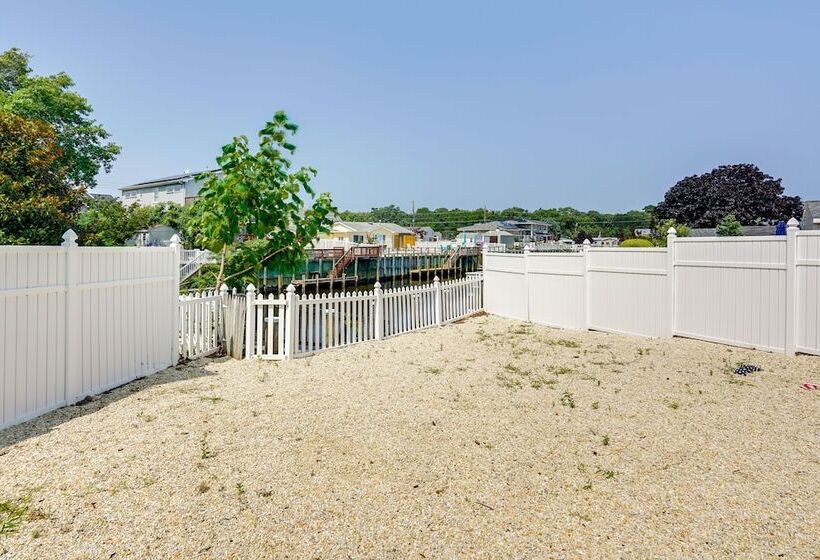 Charming Beach Haven West Home: 1 Mi To Beach!