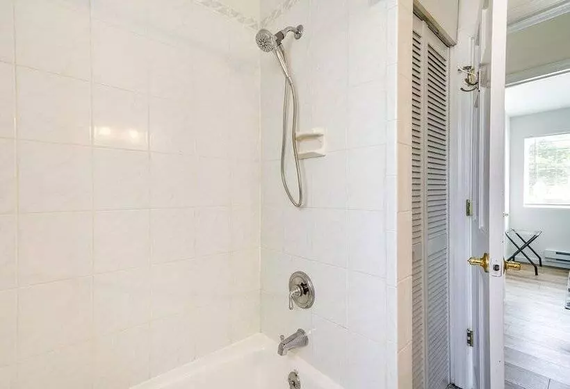 Charming Beach Haven West Home: 1 Mi To Beach!