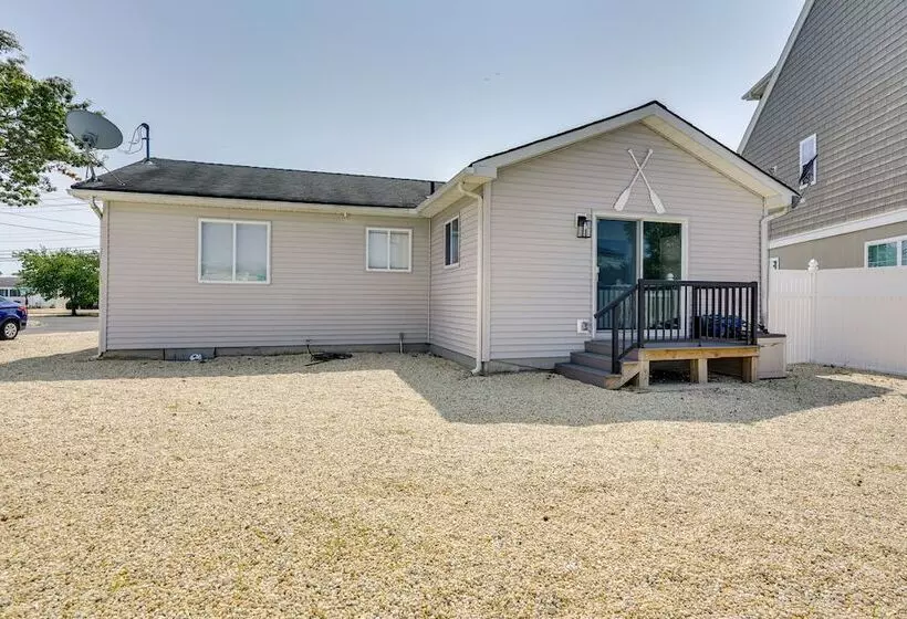 Charming Beach Haven West Home: 1 Mi To Beach!