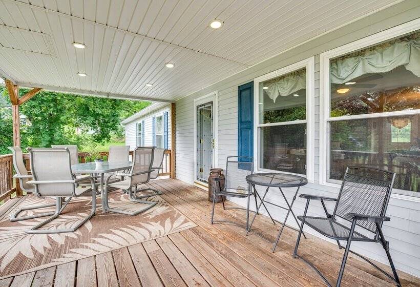 Charming Berwick Retreat W/ Gas Grill & Deck!