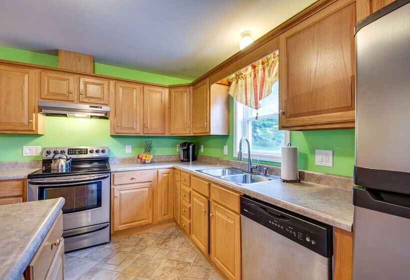 Charming Berwick Retreat W/ Gas Grill & Deck!