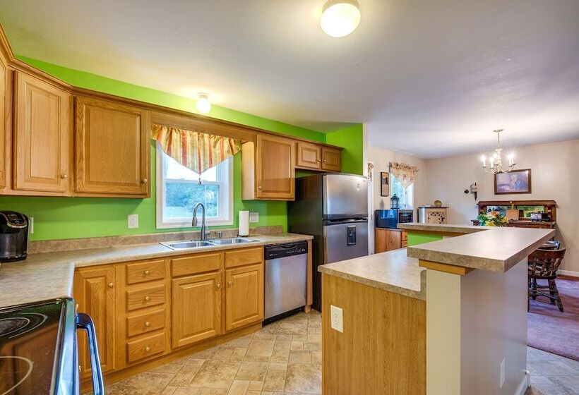 Charming Berwick Retreat W/ Gas Grill & Deck!