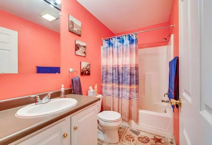 Charming Berwick Retreat W/ Gas Grill & Deck!