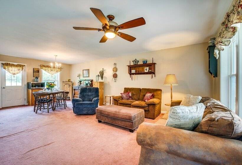 Charming Berwick Retreat W/ Gas Grill & Deck!