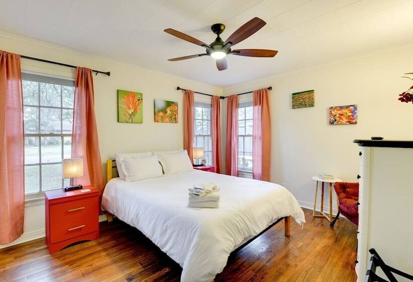 ~ 4 Mi To Fort Worth Stockyards: River Oaks Home!