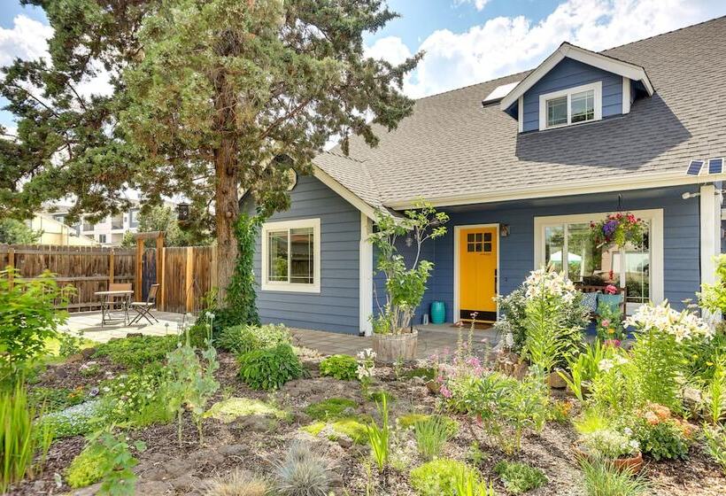 Colorful Bend Home W/ Yard & Fire Pit!