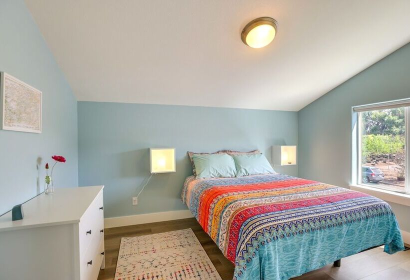 Colorful Bend Home W/ Yard & Fire Pit!