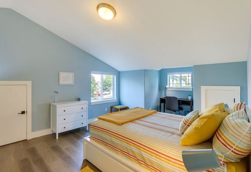 Colorful Bend Home W/ Yard & Fire Pit!