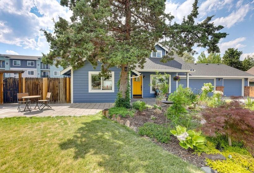Colorful Bend Home W/ Yard & Fire Pit!