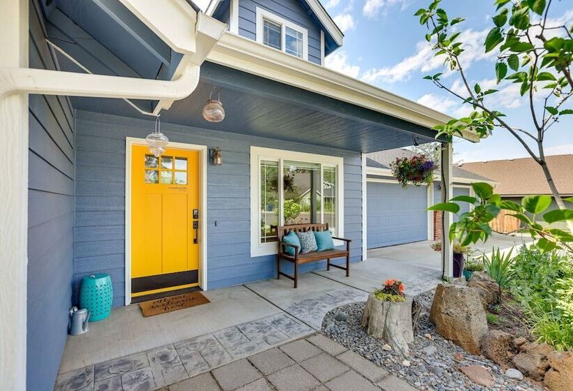 Colorful Bend Home W/ Yard & Fire Pit!