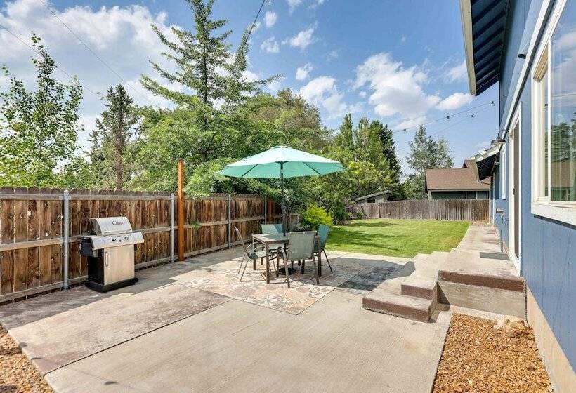 Colorful Bend Home W/ Yard & Fire Pit!