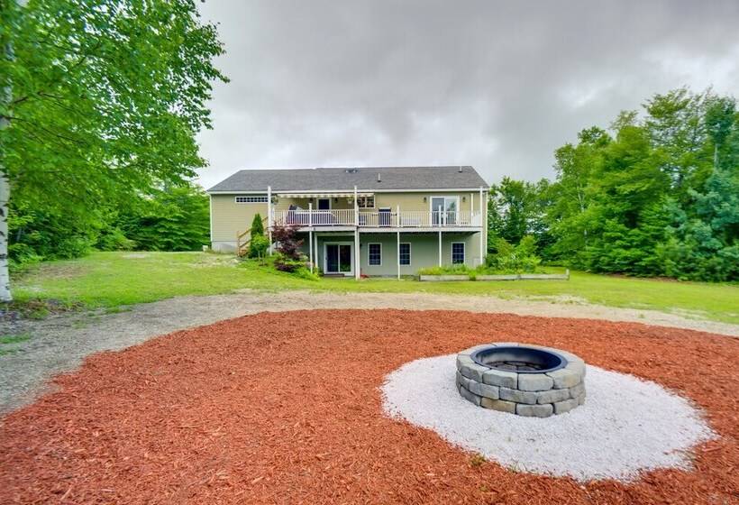 Conway Home W/ Private Hot Tub, Deck & Game Room!