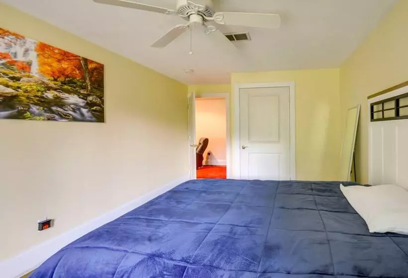 Conway Home W/ Private Hot Tub, Deck & Game Room!