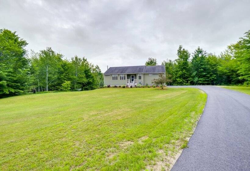 Conway Home W/ Private Hot Tub, Deck & Game Room!