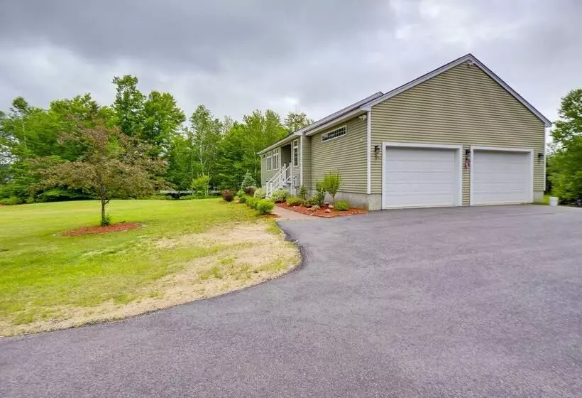 Conway Home W/ Private Hot Tub, Deck & Game Room!