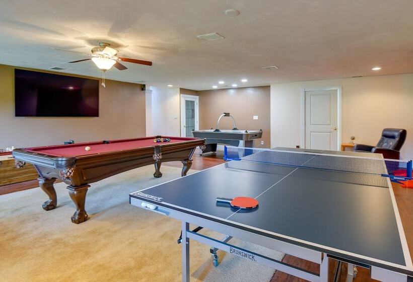 Conway Home W/ Private Hot Tub, Deck & Game Room!