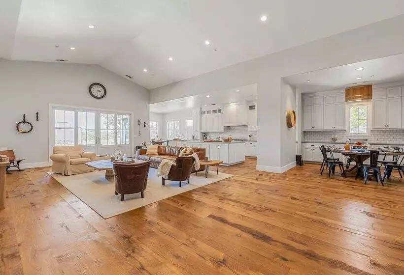 Cooperage By Avantstay Vineyard, Views, Soccer