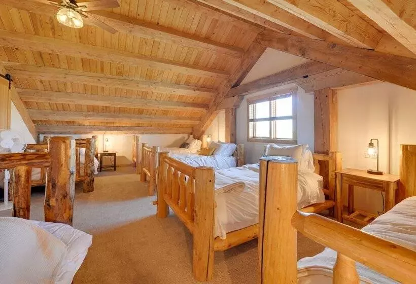 23 Mi To Targhee Skiing: Felt Cabin W/ Hot Tub!