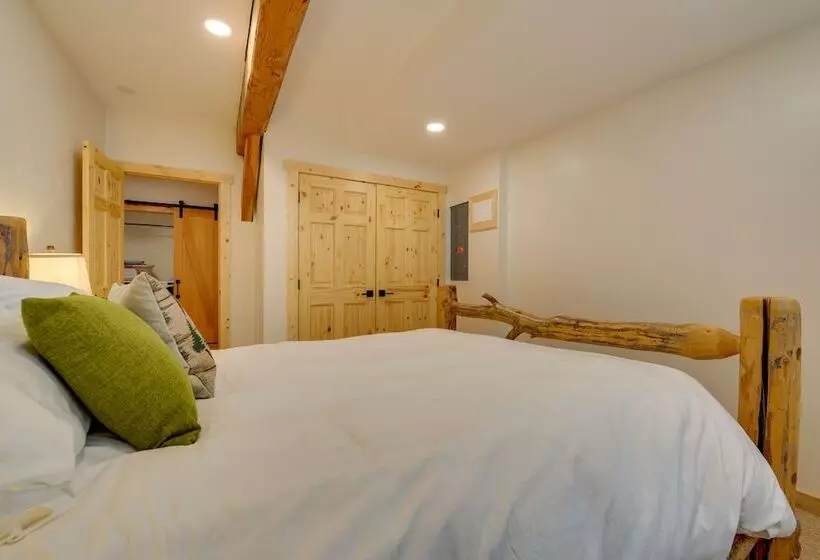 23 Mi To Targhee Skiing: Felt Cabin W/ Hot Tub!