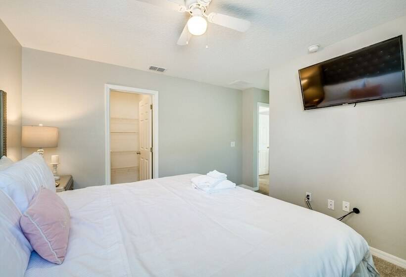 Davenport Family Home W/ Private Lanai & Game Room