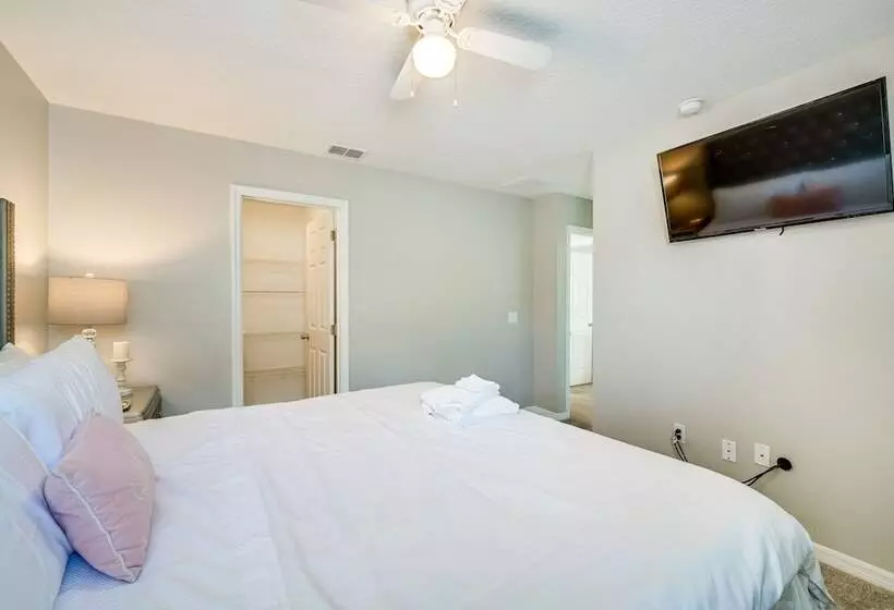 Davenport Family Home W/ Private Lanai & Game Room