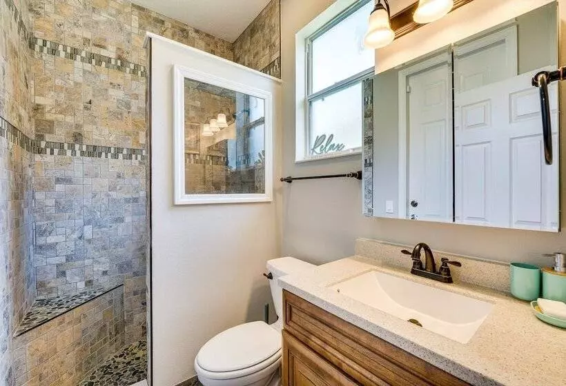 Davenport Family Home W/ Private Lanai & Game Room